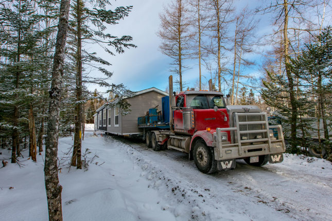 Mobile Home Anlieferung auf Cape Breton Island