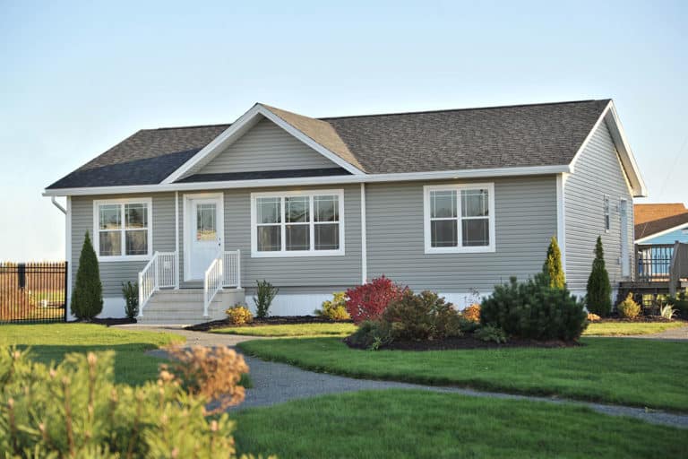 Häuser und Ferienhäuser in Kanada - www.goldenlakeestates.com