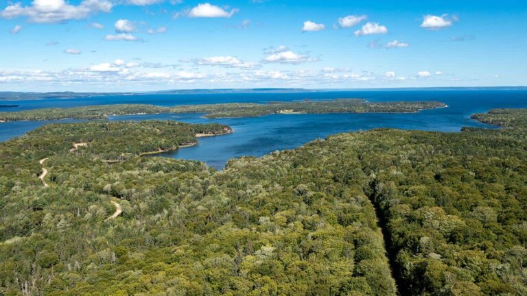 Grundstücke in Kanada -www.immobilien-goldenlake.com