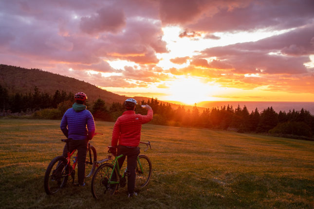 Radtour in den Sonnenuntergang