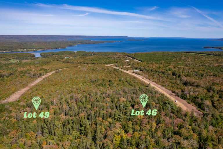 Die 4 Grundstücke der West Bay Hills “Deer Tracks” Erschließung gehören zu unserer allseits beliebten und bekannten West Bay Hills Erschließung. Sie haben einen sehr schönen rechteckigen Zuschnitt und die beiden Grundstücke Lot 30 und Lot 47-48 gehören mit rd. 15.400 Quadratmetern bzw. 21.060 Quadratmetern zu den größten Grundstücken in dieser Erschließung.