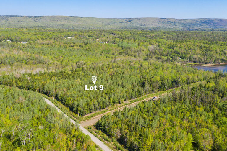 Lot 9 in unserer Sunrise Estates Erschließung - nur 1 Minute bis zum See