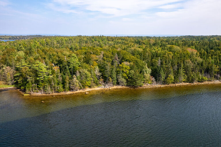 Wassergrundstück mit eigenem Ufer in Kanada, Cape Breton Island