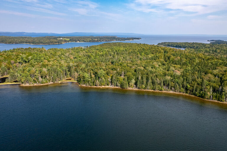 Wassergrundstück mit eigenem Ufer in Kanada, Cape Breton Island